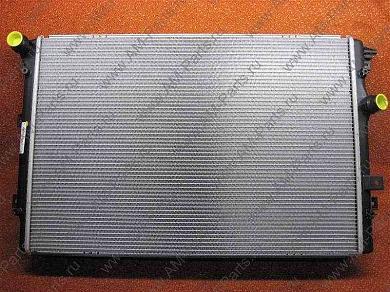 Радиатор охлаждения двигателя MAHLE/KNECHT (CR2032000S) на Volkswagen Tiguan I (2007-2011) 2.0TSI 170 л.с.