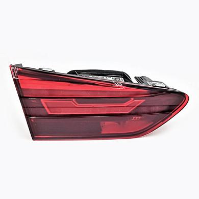 Задний левый фонарь на крышке Фольксваген Поло Седан (NEW) 6N5945093