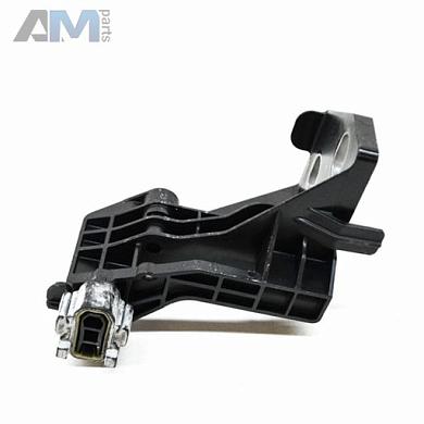 Кронштейн радиатора правый Mercedes C W205 (2014-2023) A2055014420