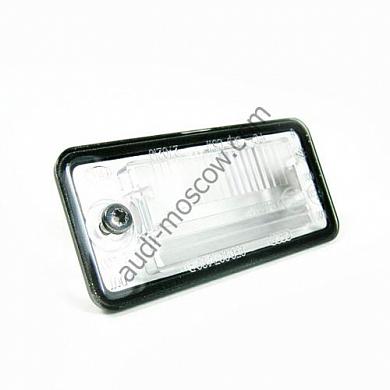 Фонарь освещения номерного знака (без лампочки) правый для Audi A4 8E0807430BКупить оригинальный фонарь освещения номерного знака (без лампочки) правый Audi A4 8E0807430B- Детали от дилера