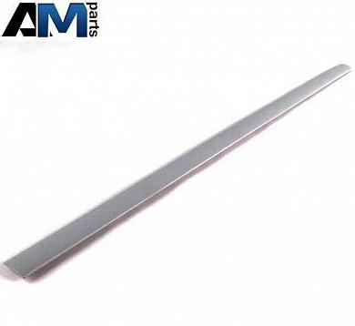 Молдинг передней двери правый Гольф 4 1J4853516GGRU