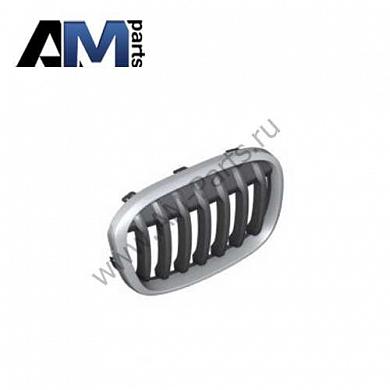 Решетка радиатора (правая) BMW X1 F48 (М-пакет) 51117383364