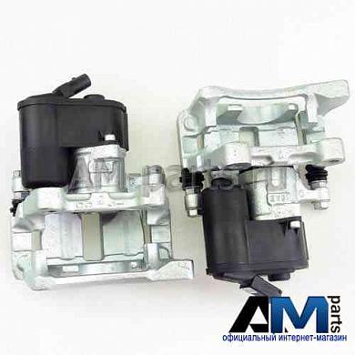 Комплект задних суппортов Skoda Octavia A7 5Q0615423C и 5Q0615424C цвет красный