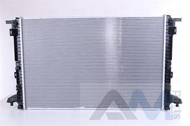 Основной радиатор системы охлаждения на Audi A4 (B9) рестайлинг 2.0TDI 8W0121251AK