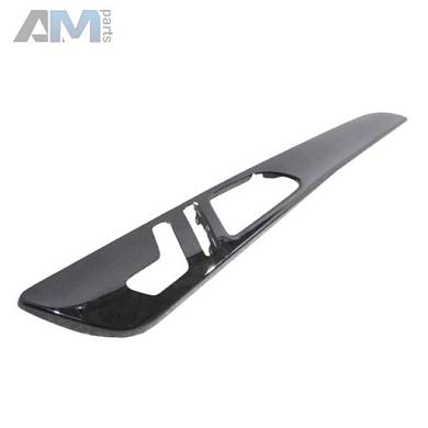 Накладка декоративная передней правой двери на Mercedes GLS 2015-2019 A1667200622